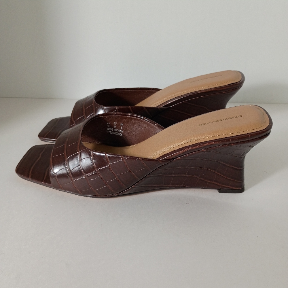 Women’s Brown Croc-Textured Wedge Mule - Picture 6 of 7